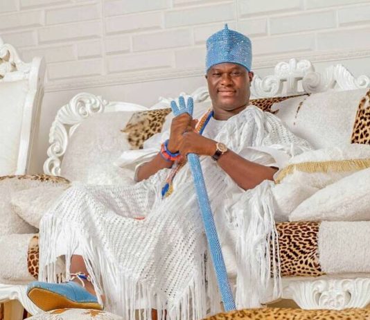 Oyetola Commiserates with Ooni of Ife over demise of Grandmother