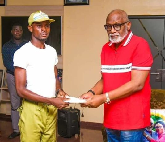 COVID-19: Corps member donates March “allawee” to support Ondo govt