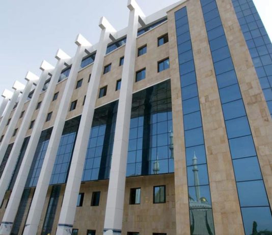 FG reduces petrol price to N123.5 per litre