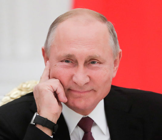 Putin changes Russia’s electoral law to allow remote vote