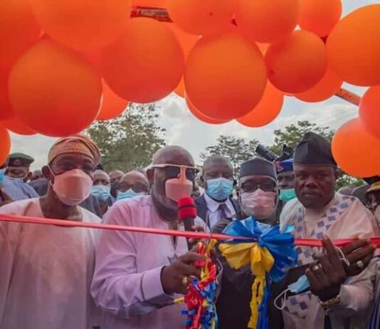 Gov Akeredolu commissions newly acquired firefighting truck