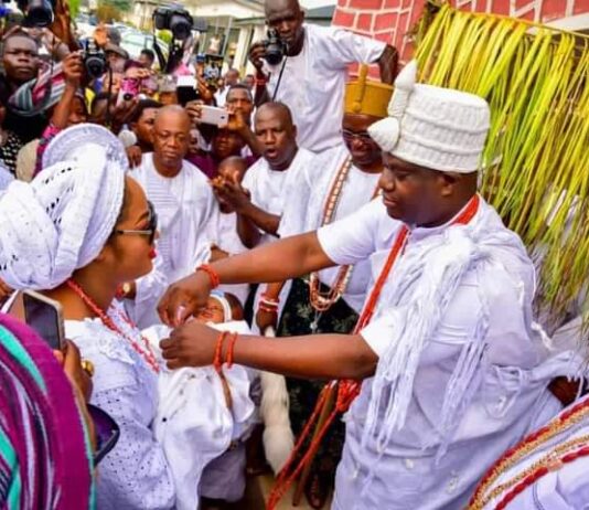 Ooni receives son, Prince Adesoji Aderemi, releases facial identity to the public