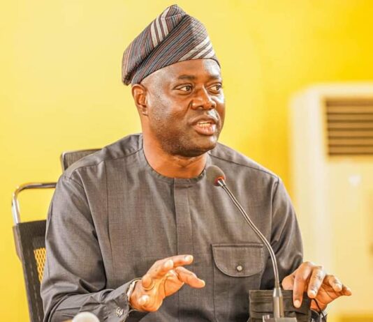 Makinde reopens Sasa Market, lifts curfew