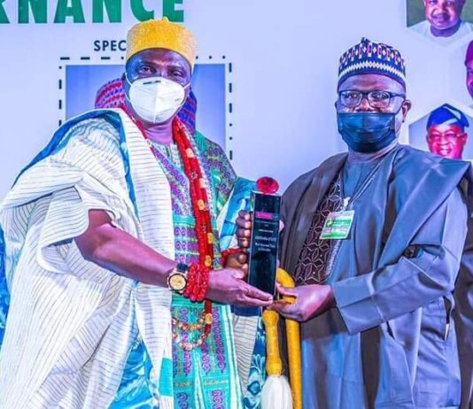 Governor Fintiri receives prestigious award on education development