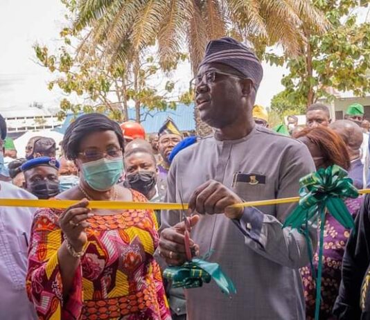 2nd Anniversary: Makinde commissions Agribusiness project, STEP-OYO, model school building, staff clinic, staff buses