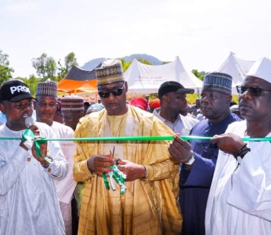 Askira-Uba: Zulum unveils two schools, health centre, starts 300 houses