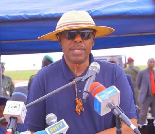 Boko Haram: Zulum inducts 1,000 hunters to secure farmers