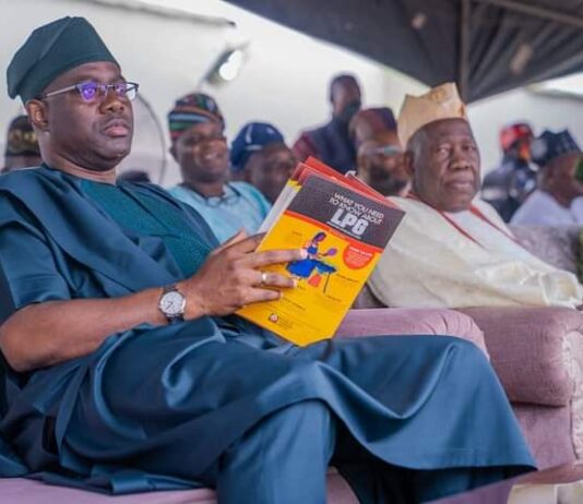 Your reign has ushered in peace, massive devt in Ibadanland, Makinde felicitates Olubadan at 93