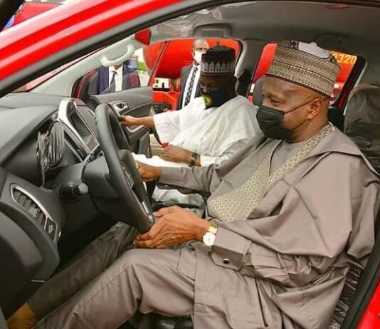Governor Inuwa Redeems Pledge, Donates Vehicles to Federal Fire Service Operating in Gombe