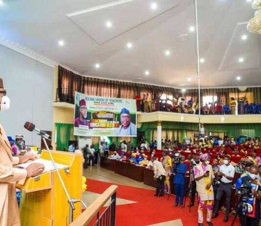 World Teachers Day: Abiodun rewards teachers with cash, house in Ogun