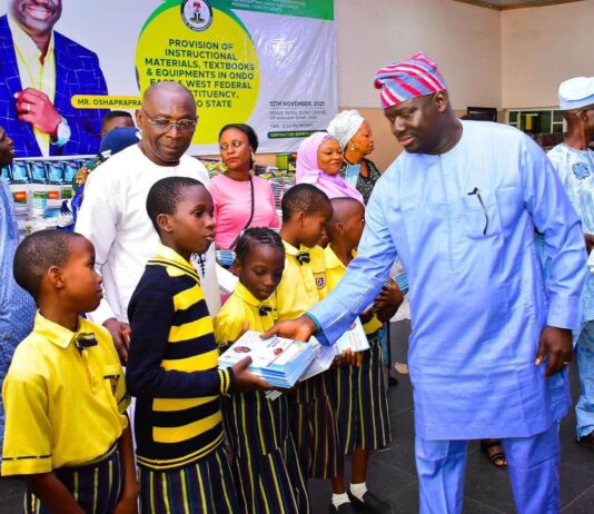 Rep. Abiola Makinde Equips Ondo State Pupils With Textbooks, Writing, and Instructional Materials