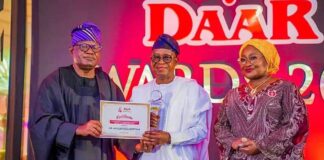 Oyetola crowned DAAR Outstanding Leader in Citizens’ welfare