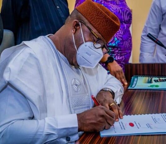 2022: Governor Fayemi signs N100.7bn Appropriation law