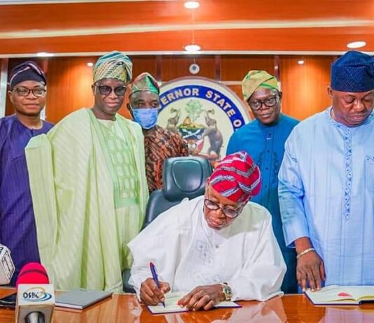 Oyetola signs 2022 Appropriation Bill into Law