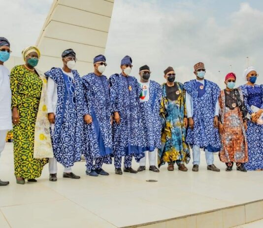 Gov Akeredolu leads Southwest governors to welcome President Buhari in Ogun