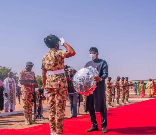 Gov. Fintiri lays wreath in honor of nation’s fallen heroes