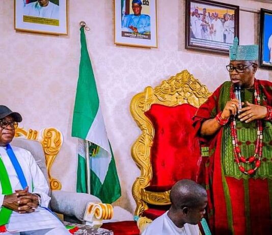 Osun 2022: ‘Go on, fear no one, God and spirit of our ancestors are with you’, Olubosin of Ifetedo charges Oyetola
