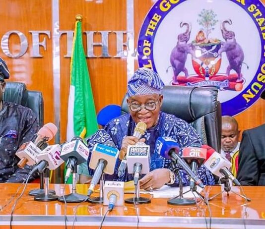 #EndSars: Osun govt compensates police brutality victims, presents cheques of N53,290,000.00