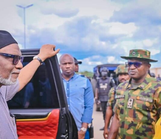 Owo Attack: Gov Akeredolu in Owo, receives brief from head of security agencies
