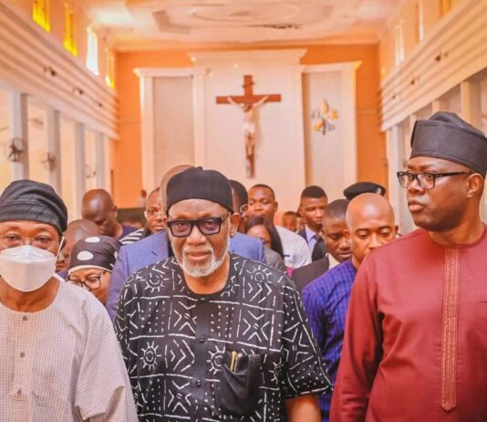 Aregbesola, Makinde in Owo, condemn terror attack