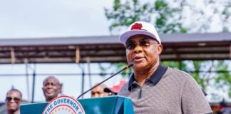 Gov Uzodimma interfaces with Imo primary teachers as he monitors verification exercise