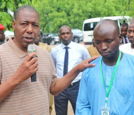 Zulum gifts N5m to Borno almajiri who fabricated ‘hand tractor’
