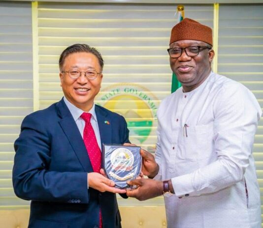 Governor Fayemi receives Chinese Ambassador in Ekiti