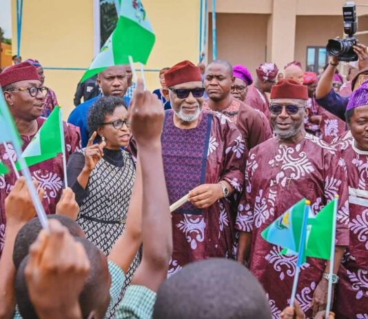 Gov Akeredolu, other old students of 68/72 set donate building to Loyola College