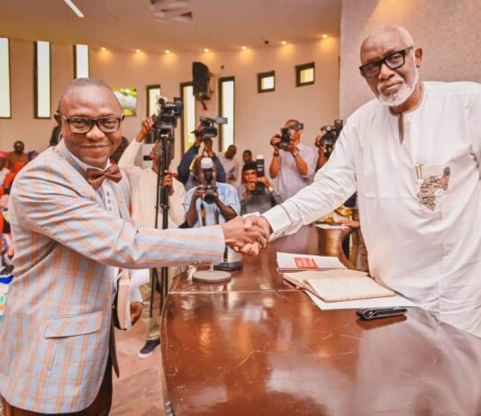 Gov Akeredolu swears in 15th Head of Service in Ondo