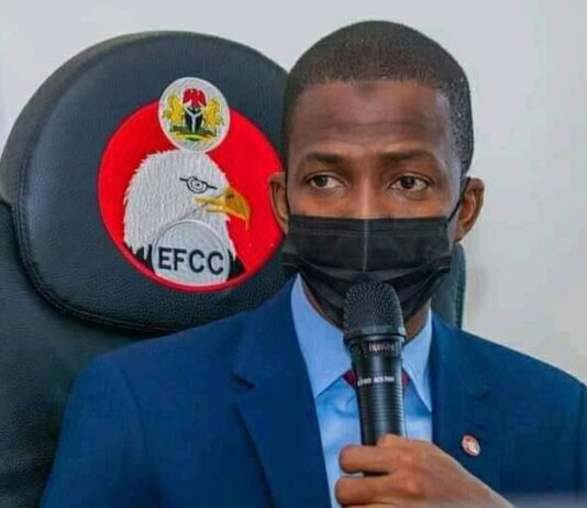 Naira Redesign: Dollar May Crash To N200 – EFCC Chairman