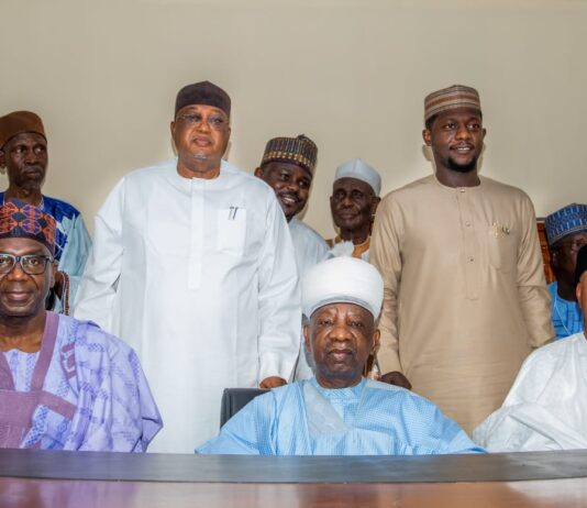 Kwara Gov leads victorious APC team to Emir of Ilorin