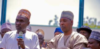 Maiduguri Fire: Zulum hosts victims, presents N1b cheque