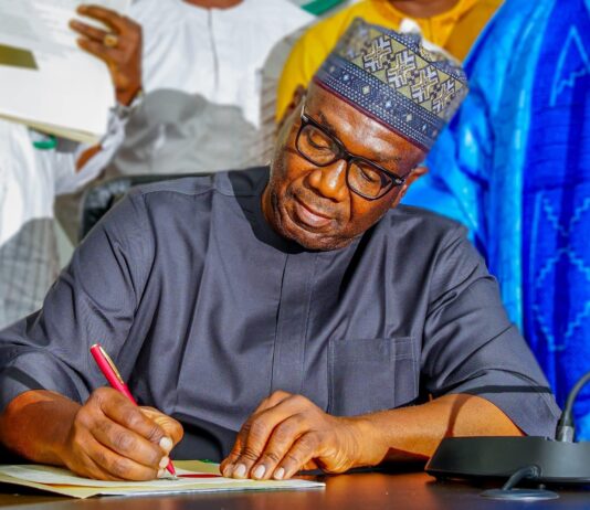 Kwara Gov signs 2024 Appropriation, LG Amendment Bills into law