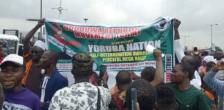 Chaos Ensues As Suspected Yoruba Nation Agitators Storm Oyo State Secretariat