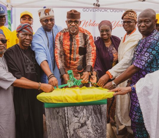 Abiodun Commissions Ojodu Abiodun-Denro-Ishasi-Akute Road