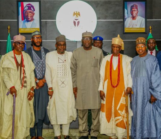 Gov Abdulrazaq meets Ifelodun stakeholders, outlines devt, security efforts