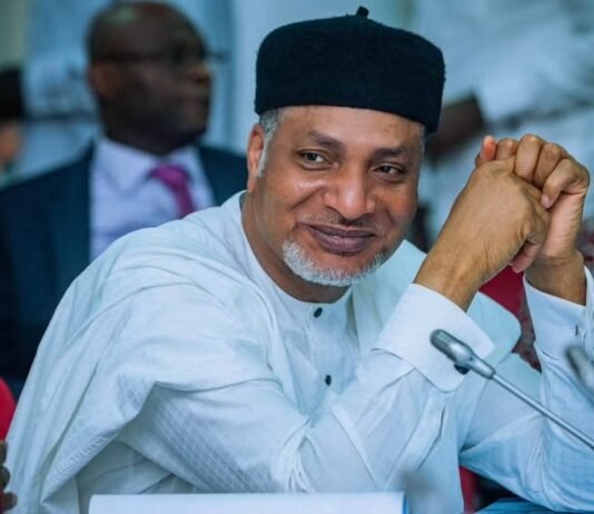 Engr Kawu Welcomes Senator Saliu Mustapha to PDP