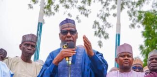 Defying rain, Zulum kicks off mobilisation for Tinubu after US trip