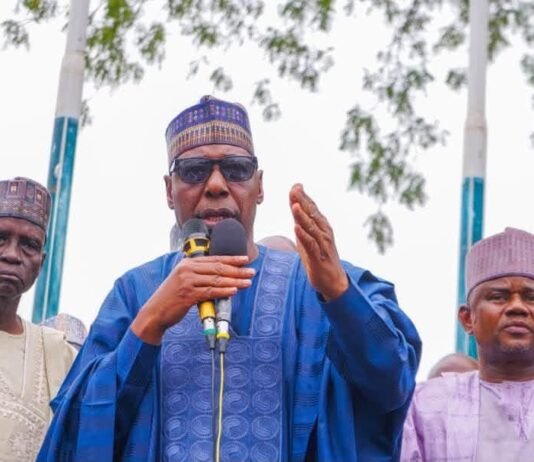 Defying rain, Zulum kicks off mobilisation for Tinubu after US trip